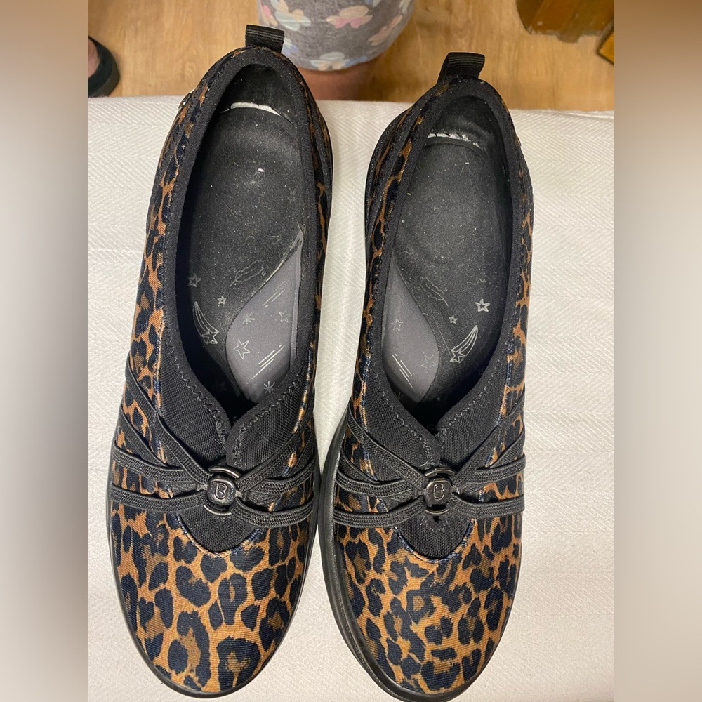 BZees size 11 shoes